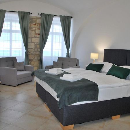 White Swan Boutique Apartments Praha Bagian luar foto