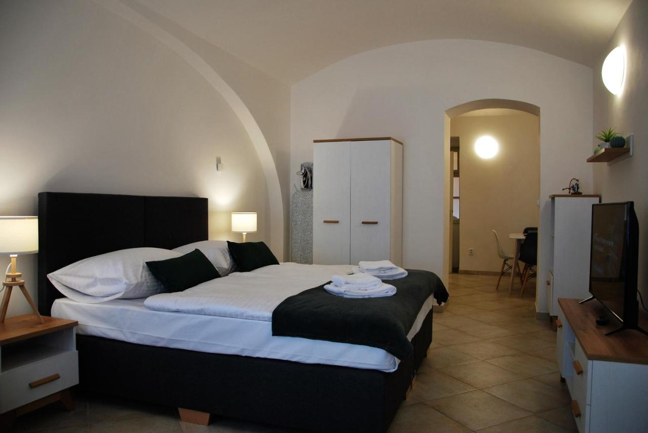 White Swan Boutique Apartments Praha Bagian luar foto