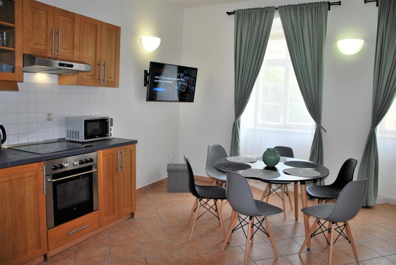 White Swan Boutique Apartments Praha Bagian luar foto
