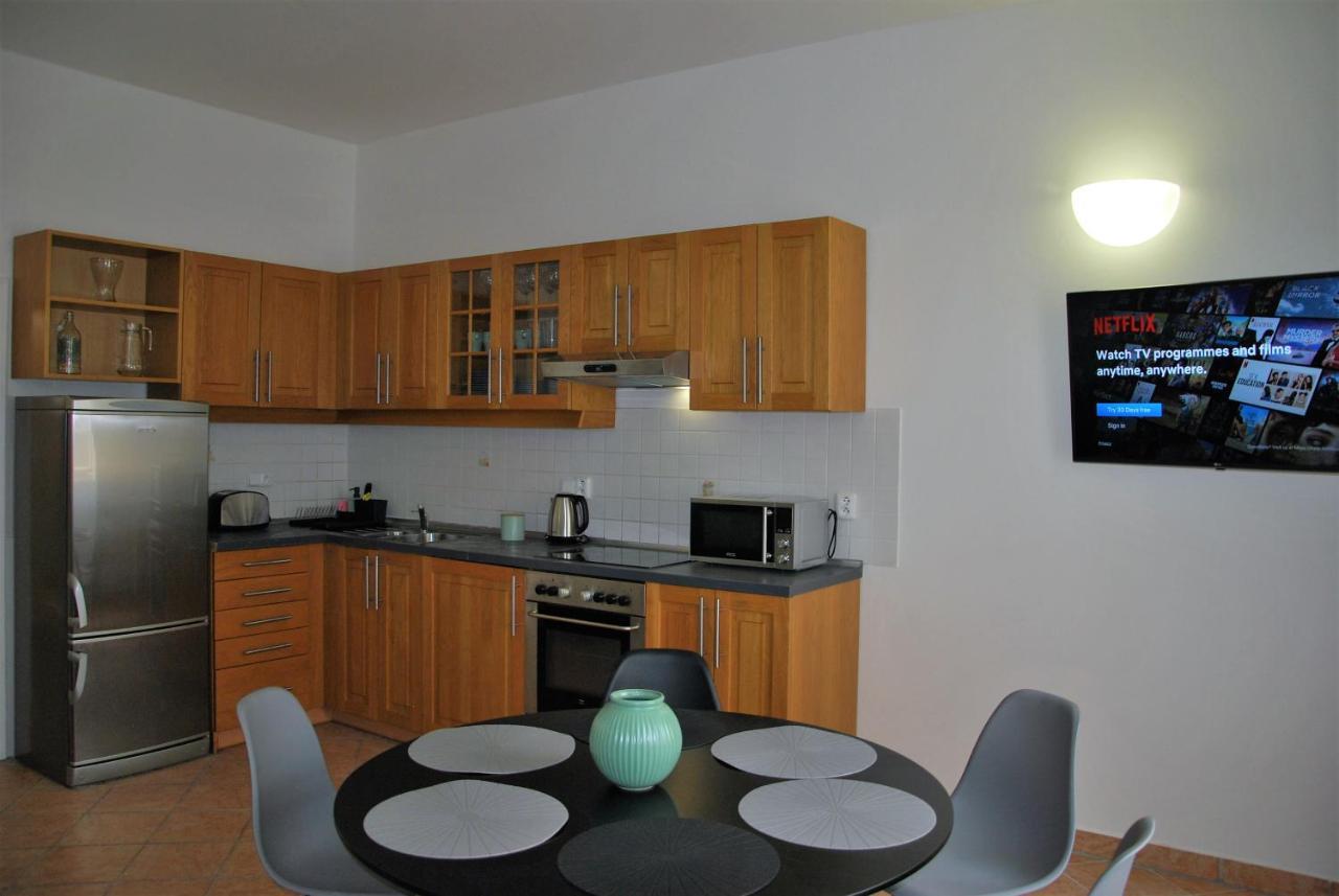 White Swan Boutique Apartments Praha Bagian luar foto
