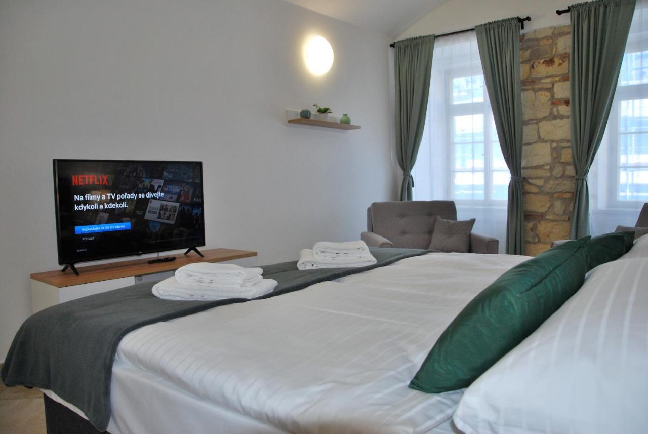 White Swan Boutique Apartments Praha Bagian luar foto
