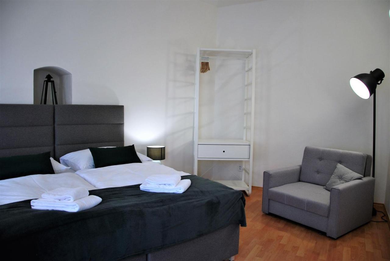White Swan Boutique Apartments Praha Bagian luar foto