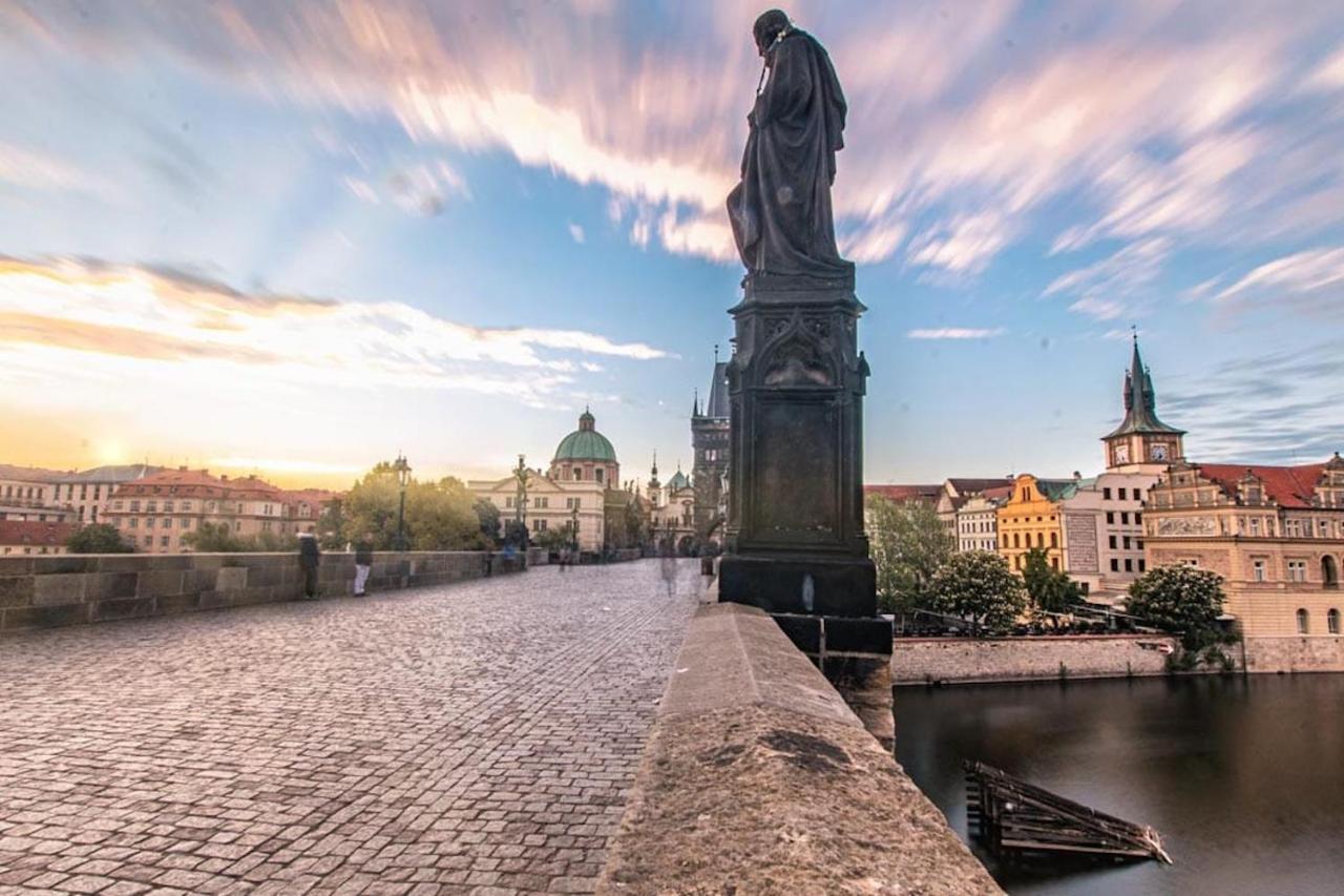 White Swan Boutique Apartments Praha Bagian luar foto