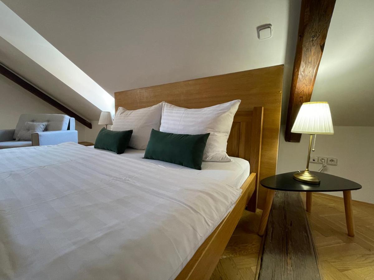 White Swan Boutique Apartments Praha Bagian luar foto