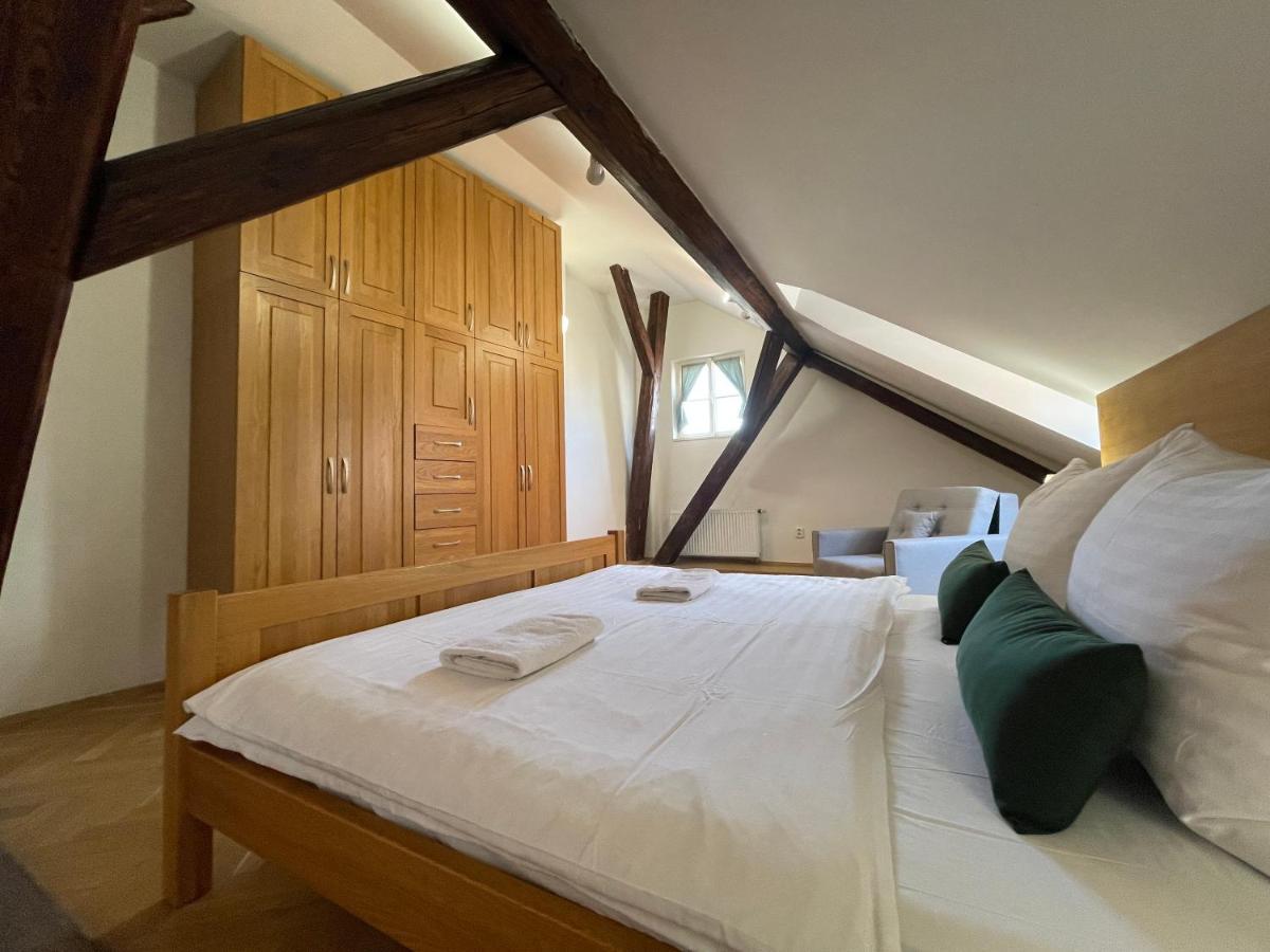 White Swan Boutique Apartments Praha Bagian luar foto