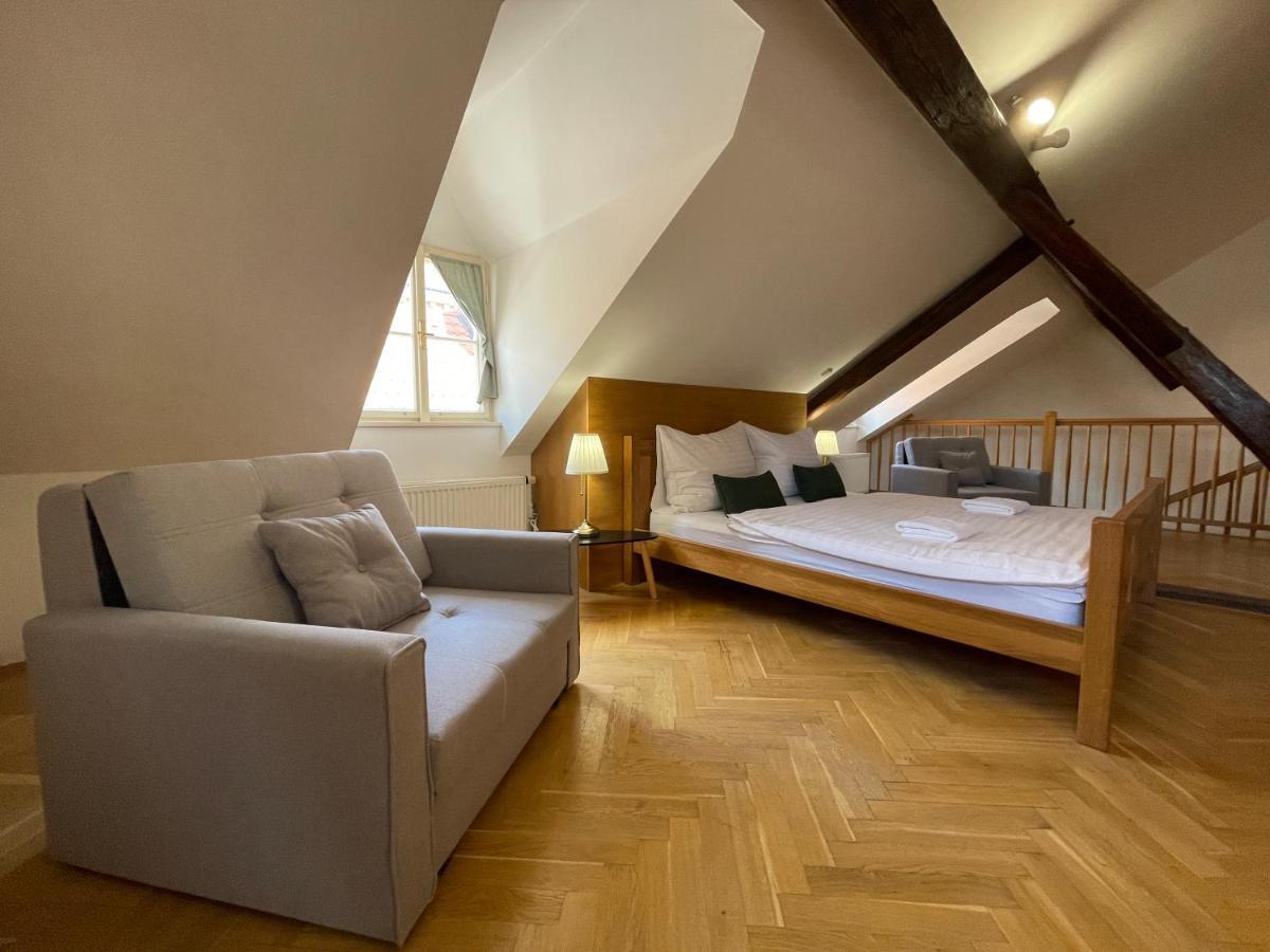 White Swan Boutique Apartments Praha Bagian luar foto