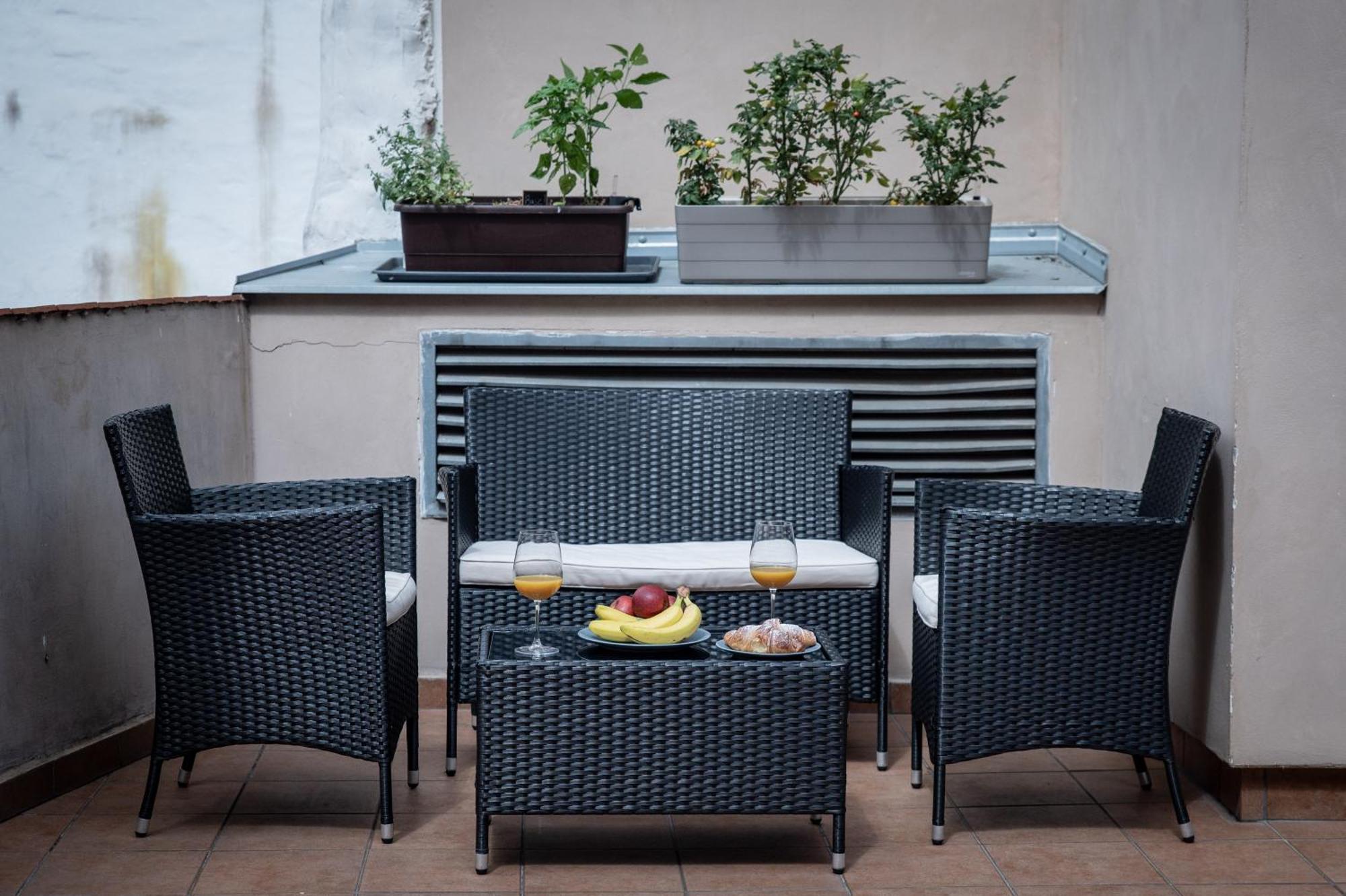 White Swan Boutique Apartments Praha Bagian luar foto